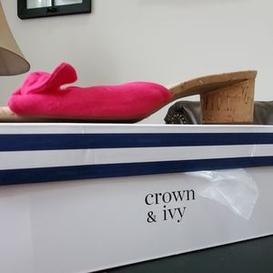 Crown & Ivy sandals pink